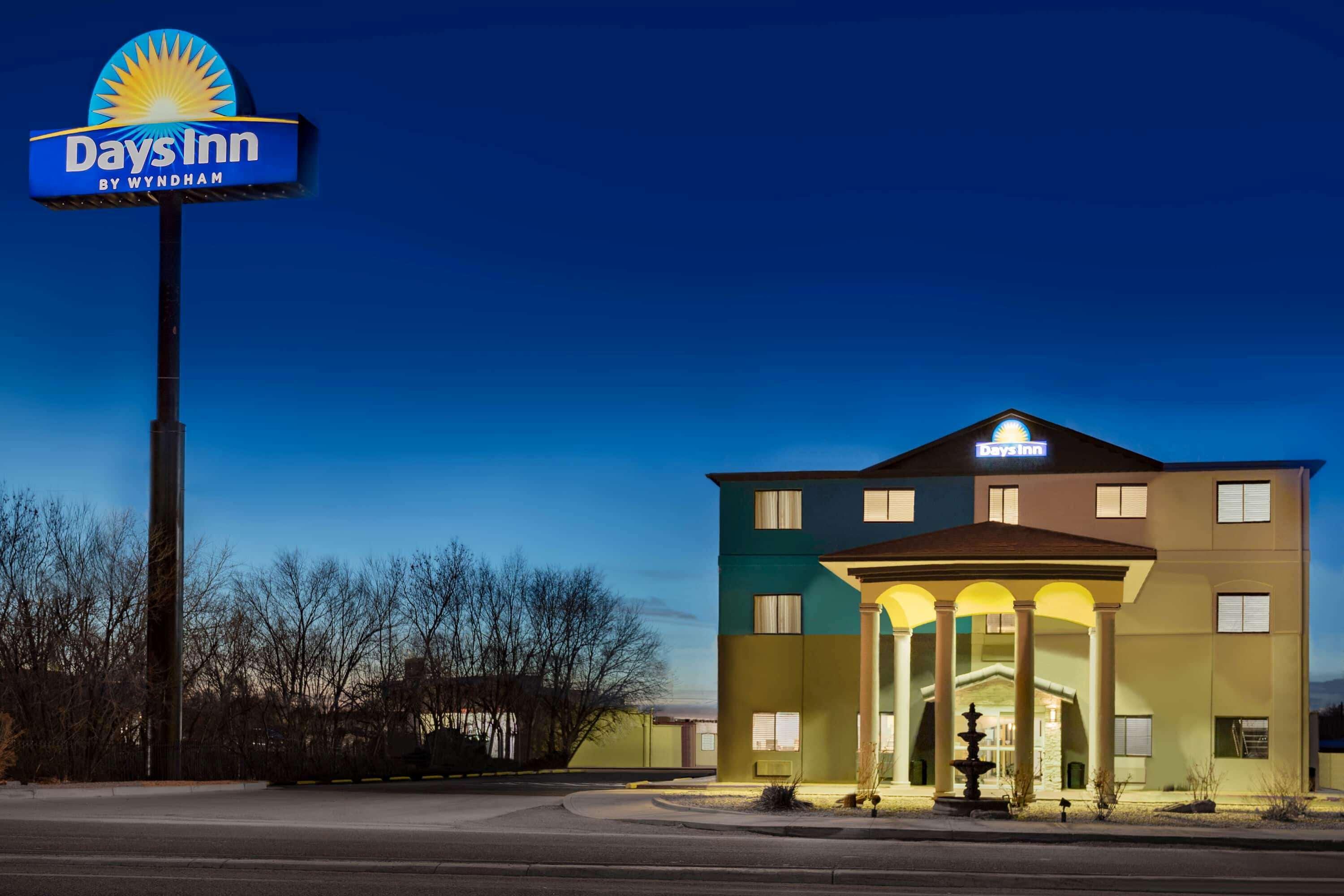 Days Inn By Wyndham Bernalillo Exterior photo