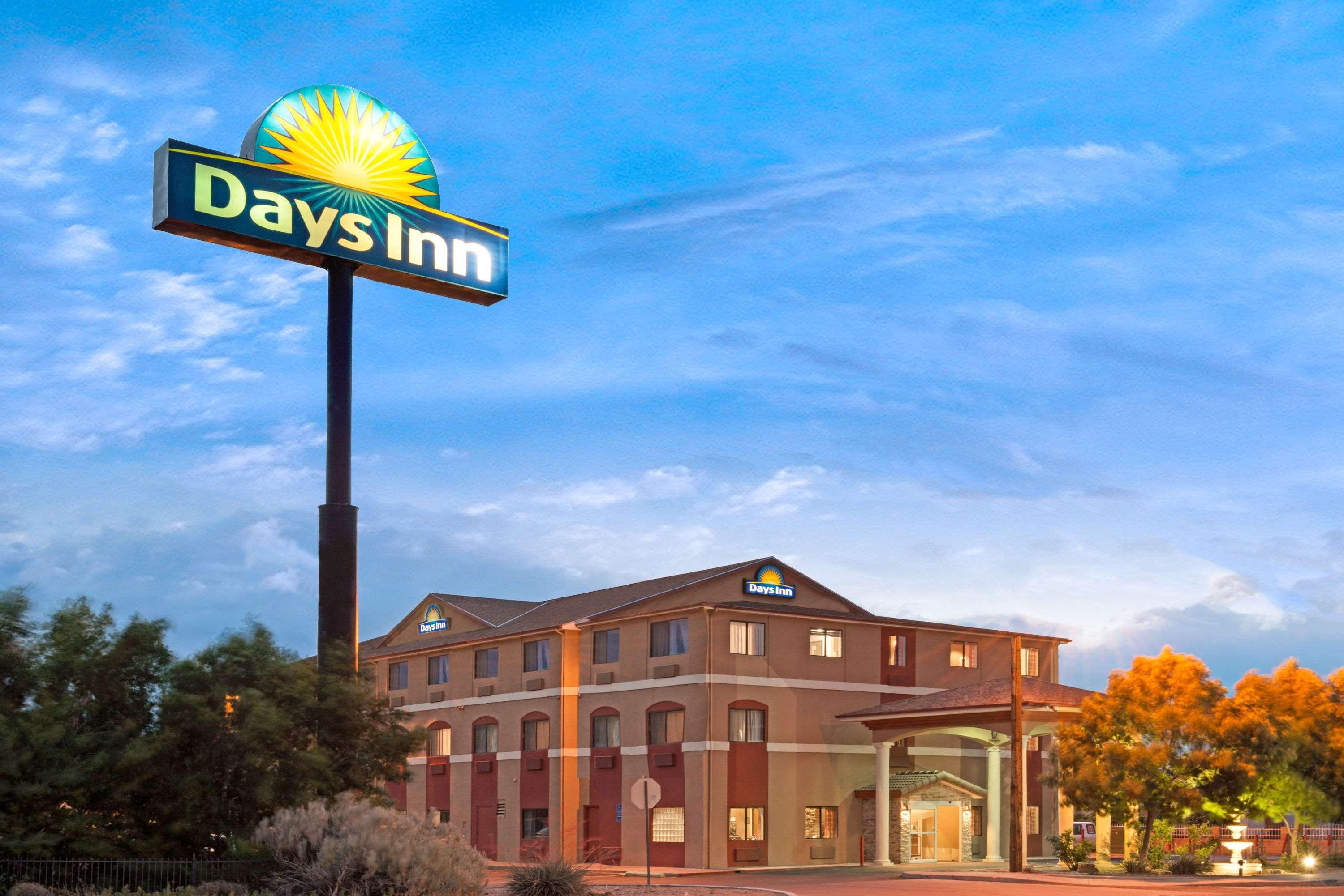 Days Inn By Wyndham Bernalillo Exterior photo